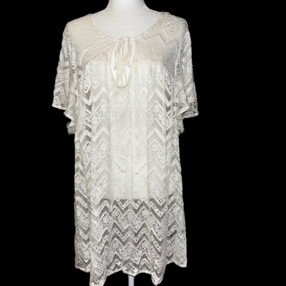 Torrid Lace Tie Neck Blouse Size 4 (4X)  Off White Flutter Sleeve Sheer top